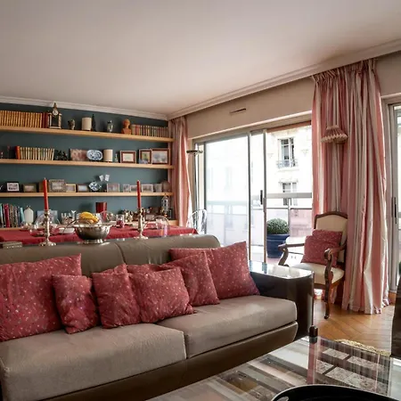 De La Tour - Welkeys Apartment Paris