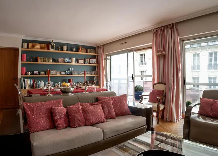 De La Tour - Welkeys Apartment Paris